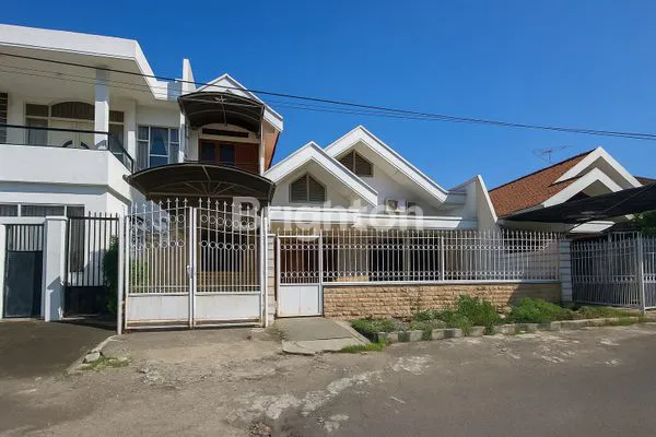 image RUMAH DHARMAHUSADA INDAH DEPAN GALAXY MALL DEKAT MERR UNAIR RSUD DOKTOR SOETOMO UNAIR KAMPUS A B C  (1)