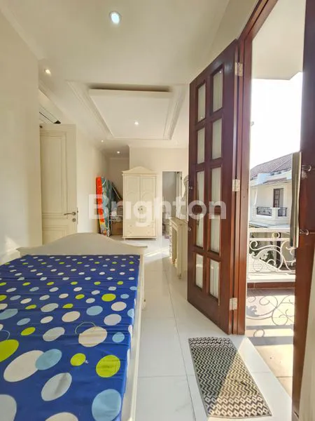 image RUMAH MEWAH TOWN HOUSE BAMBU APUS (4)