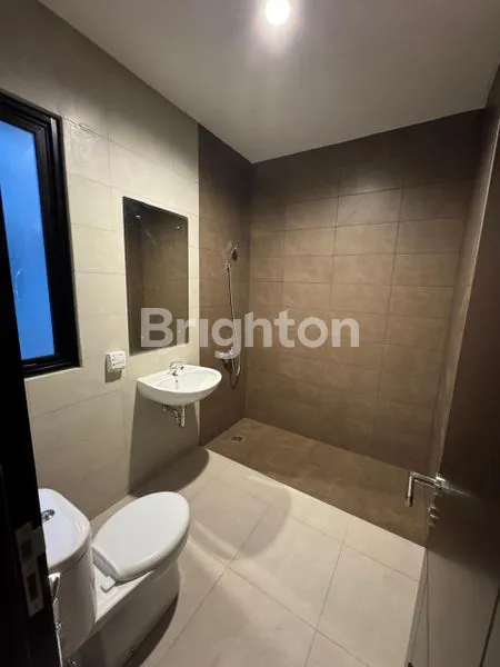 image RUMAH SEWA SEMI FURNISH CLUSTER SUMMARECON CROWN GADING BEKASI (5)