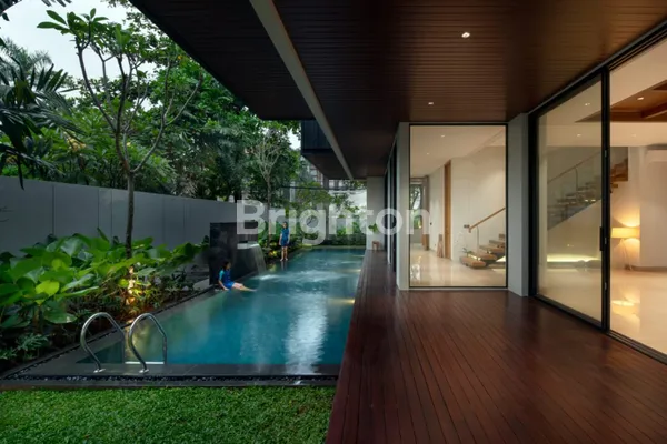 image RUMAH BARU, MEWAH DAN NYAMAN POSISI HOOK DI KEMANG, JAKARTA SELATAN (1)