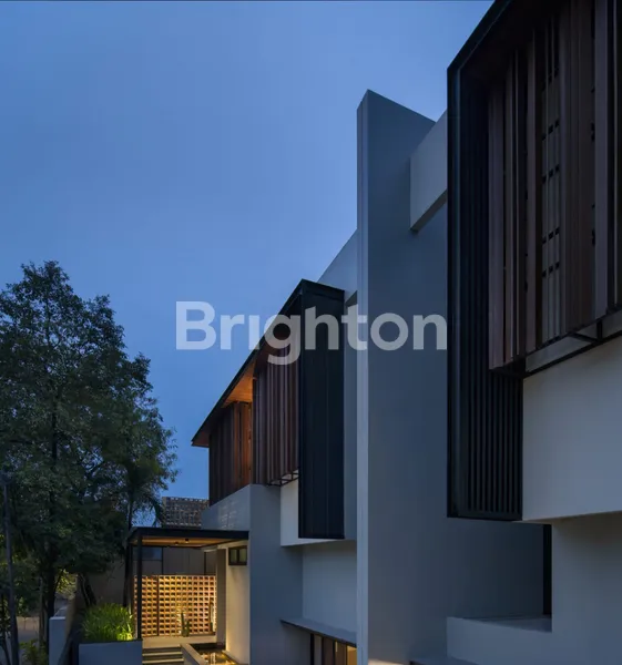 image RUMAH BARU, MEWAH DAN NYAMAN POSISI HOOK DI KEMANG, JAKARTA SELATAN (2)