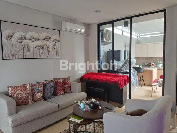 image RUMAH 2 LANTAI FULLY FURNISHED TINGGAL BAWA KOPER LOKASI STRATEGIS CENDANA ARBORY LIPPO KARAWACI UTARA (4)