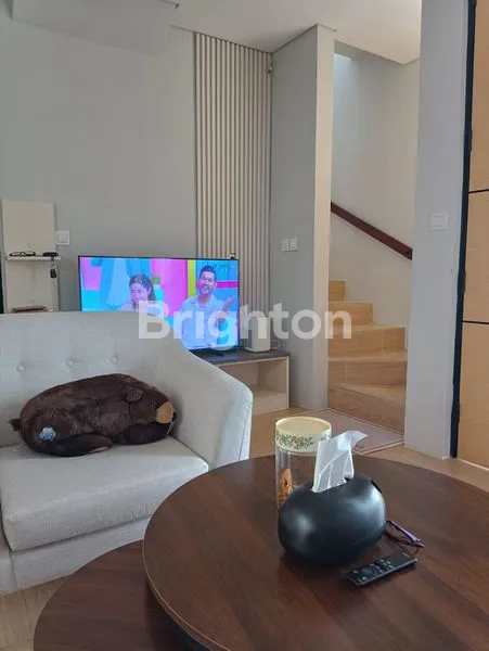 image RUMAH 2 LANTAI FULLY FURNISHED TINGGAL BAWA KOPER LOKASI STRATEGIS CENDANA ARBORY LIPPO KARAWACI UTARA (5)