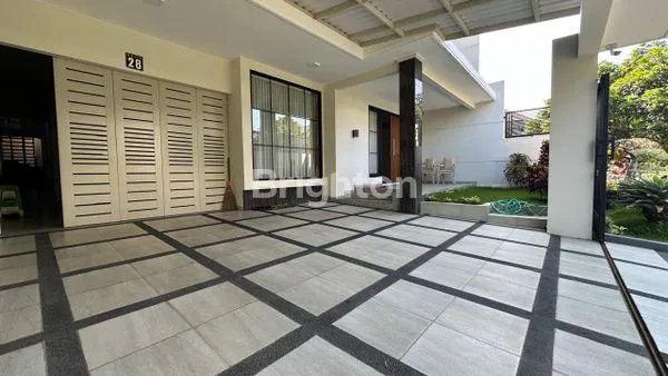 image RUMAH MEWAH 2 LANTAI SIAP HUNI DEKAT BINUS ARAYA MALANG (1)