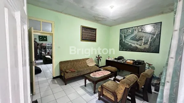 image RUMAH HOOK LUAS DI CISARANTEN INDAH, ARCAMANIK BANDUNG DEKAT DENGAN GRIYA, RS HERMINA, JALUR ANGKOT (1)