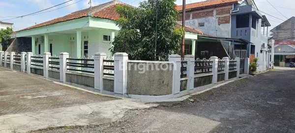 image RUMAH HOOK LUAS DI CISARANTEN INDAH, ARCAMANIK BANDUNG DEKAT DENGAN GRIYA, RS HERMINA, JALUR ANGKOT (3)