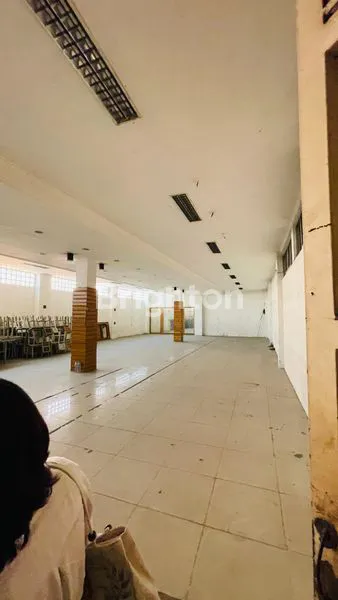 RUKO 4 LANTAI SUPER STRATEGIS MAINROAD — INVESTASI BESAR UNTUK USAHA ANDA!