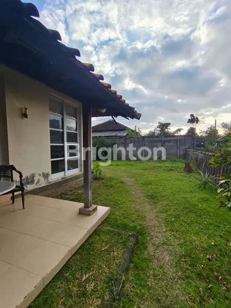 image RUMAH DENGAN HALAMAN SANGAT LUAS DI KORI NUANSA  JIMBARAN BALI (4)