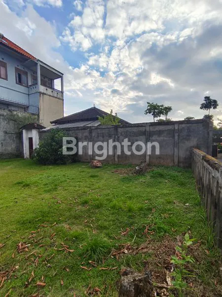 image RUMAH DENGAN HALAMAN SANGAT LUAS DI KORI NUANSA  JIMBARAN BALI (3)