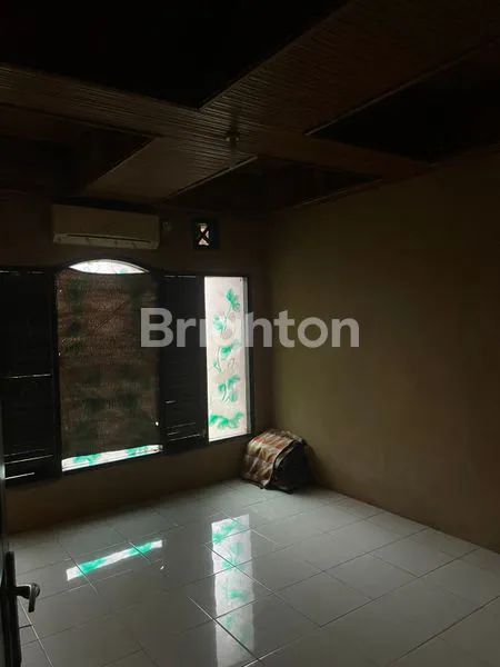image RUMAH BESAR BANGUNAN KOKOH DIJUAL CEPAT HARGA NEGO (2)