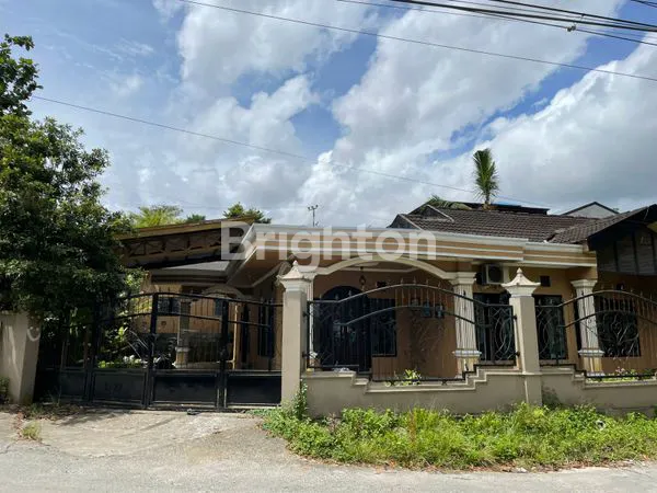 image RUMAH BESAR BANGUNAN KOKOH DIJUAL CEPAT HARGA NEGO (1)