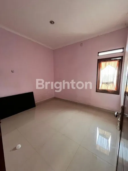 image RUMAH 2 LANTAI NEMPEL PERUMAHAN GRAND DEPOK CITY  (6)