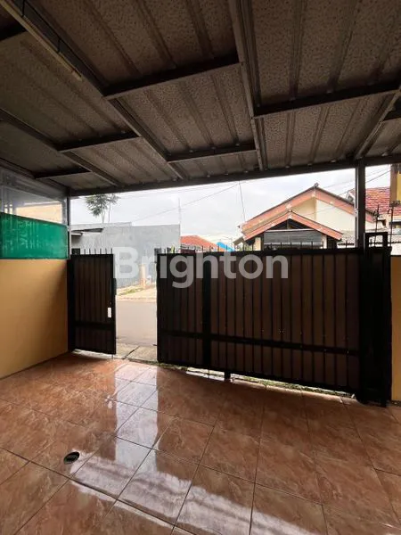 image RUMAH 2 LANTAI NEMPEL PERUMAHAN GRAND DEPOK CITY  (3)