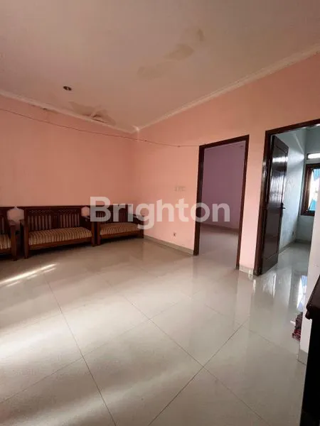 image RUMAH 2 LANTAI NEMPEL PERUMAHAN GRAND DEPOK CITY  (4)