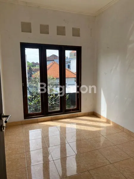 image DISEWAKAN RUMAH AREA UBUNG DENPASAR UTARA (5)