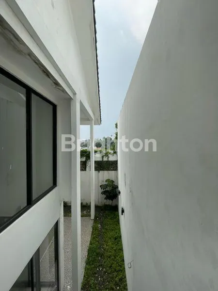 image RUMAH KAWASAN HUNIAN DAN BISNIS DI JAKARTA SELATAN (3)