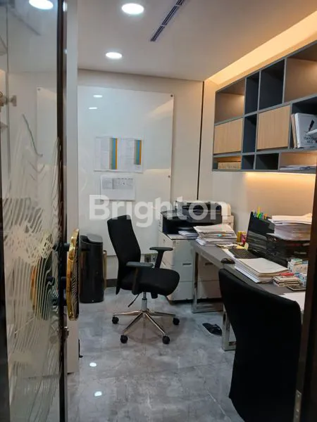 image RUANG KANTOR RAPI DI MENARA KADIN, JAKARTA SELATAN  (3)