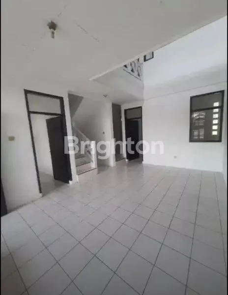 image RUMAH SIAP HUNI DI JALAN AQUARIUS PERUMAHAN TURANGGA BANDUNG DENGAN SHM, AKSES MUDAH DAN LOKASI STRATEGIS (3)