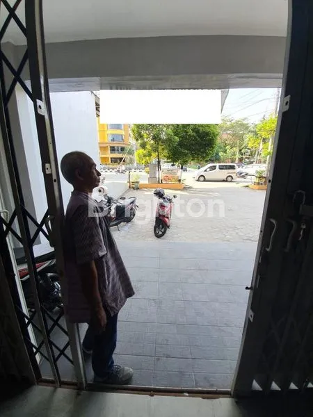 image RUKO PANJANG SIAP PAKAI LOKASI PREMIUM  (8)