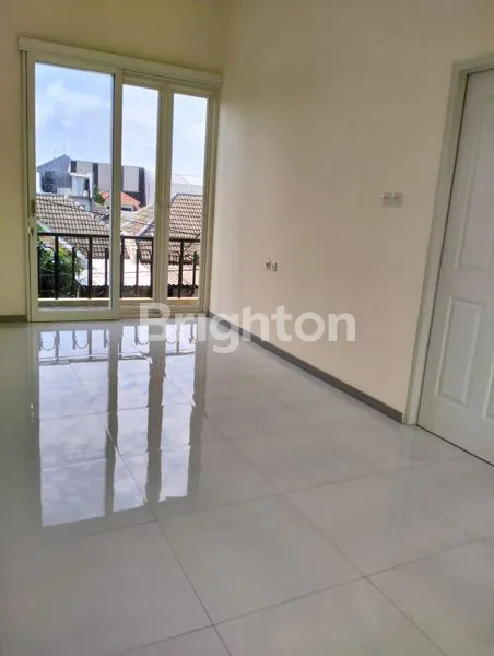 image RUMAH MEWAH 2LT SEMI FURNISHED DI PONDOK TJANDRA, SHM, 4KT (6)