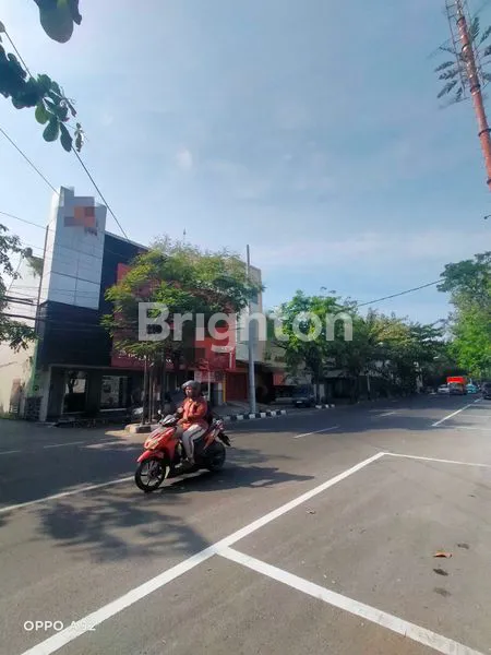 image SHOWROOM BERIKUT KANTOR DAN GUDANG LOKASI SANGAT STRATEGIS DI PUSAT PERDAGANGAN SEMARANG TENGAH (1)
