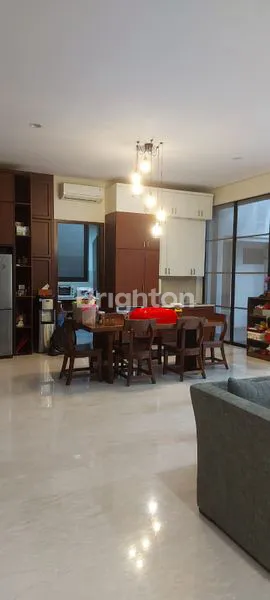 image DIJUAL RUMAH 2 LANTAI DI GRAHA NATURA DEKAT CITRALAND (2)