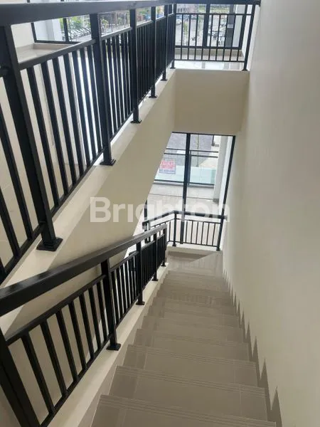 image PREMIUM AREA!!!RUKO HAMPTON 3 LANTAIDEPAN PAPAYA SUPERMARKET  PAPAYA (7)