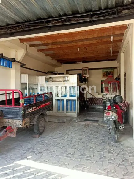 image GENTAN, SUKOHARJO, RUMAH DENGAN GARASI LUAS, LOKASI STRATEGIS, AKSES KE BERBAGAI TEMPAT DEKAT HARGA MASIH NEGO (2)