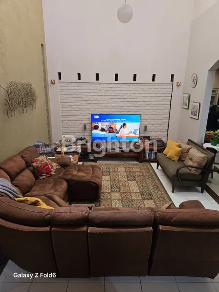 image RUMAH MEWAH 4 KT DI SETIABUDHI REGENCY, DEKAT UPI (8)