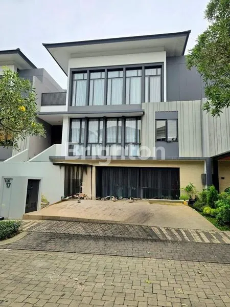 JUAL RUMAH LAKEWOOD NAVAPARK BSD TANGERANG