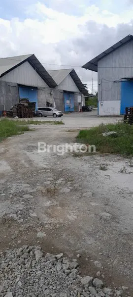image DISEWAKAN GUDANG BESAR PARKIRAN LUAS LOKASI KARIANGAU (1)