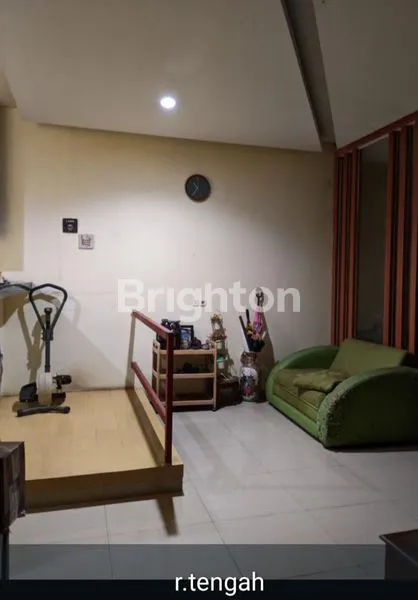 image RUMAH MEWAH AMAN DAN NYAMAN DI TANGERANG (8)