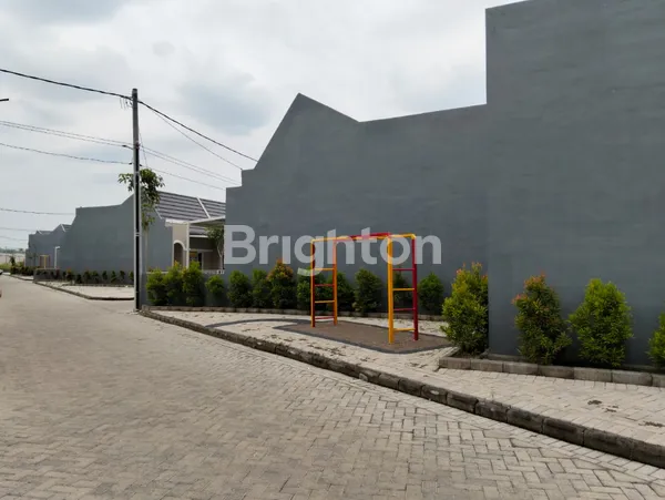 image RUMAH SIAP HUNI 1 LANTAI DRIYOREJO MENGANTI SELANGKAH SURABAYA  (4)