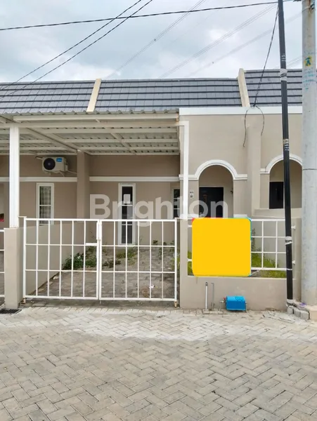 image RUMAH SIAP HUNI 1 LANTAI DRIYOREJO MENGANTI SELANGKAH SURABAYA  (1)