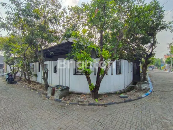 image RUMAH POJOK (HOOK) DI LINGKUNGAN NYAMAN , STRATEGIS DEKAT KOTA DAN EXIT TOLL SIDOARJO PURI INDAH LESTARI (1)