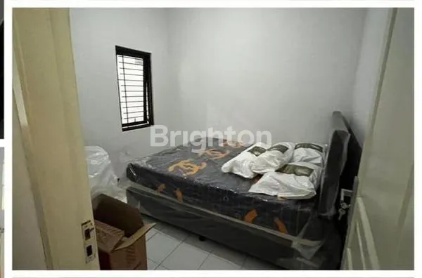 image RUMAH POJOK (HOOK) DI LINGKUNGAN NYAMAN , STRATEGIS DEKAT KOTA DAN EXIT TOLL SIDOARJO PURI INDAH LESTARI (6)