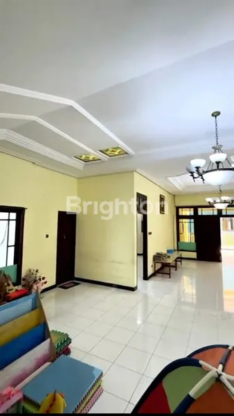 image RUMAH 2 LANTAI EX SEKOLAH DI PANJANG JIWO PERMAI JALAN UTAMA ROW 4 MOBIL - COCOK UNTUK HOME INDUSTRI, KANTOR, KOS-KOSAN (5)