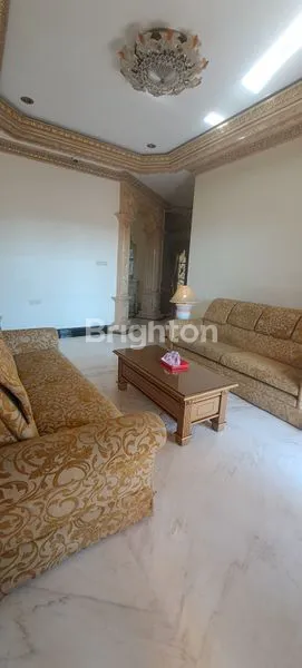 image RUMAH SULTAN SOLO BARU (3)