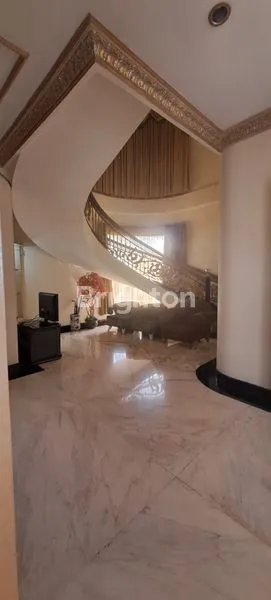 image RUMAH SULTAN SOLO BARU (4)