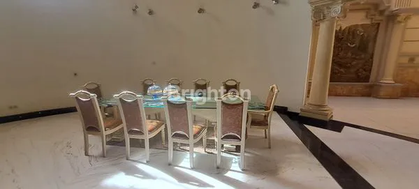 image RUMAH SULTAN SOLO BARU (5)