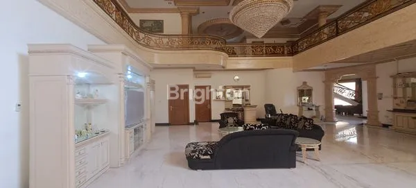 image RUMAH SULTAN SOLO BARU (7)