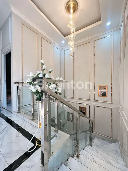 image RUMAH LUAS & MEWAH DI CIPUTAT TIMUR - CEMPAKA PUTIH (3)