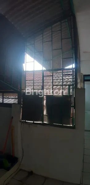 image RUMAH 2 LANTAI SIAP HUNI SELOMAS TIMUR SEMARANG UTARA (3)