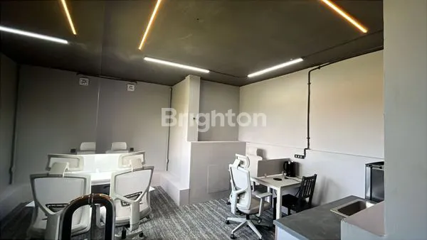 DISEWAKAN RUANG KANTOR STRATEGIS DI PINGGIR JALAN RAYA CANGGU