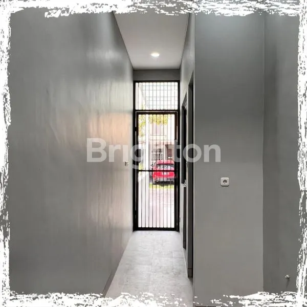 image MOCCA VRBANA BARU GRESS MODERN MINIMALIS (4)