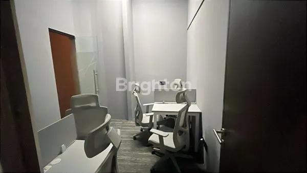 image DISEWAKAN RUANG KANTOR STRATEGIS DI PINGGIR JALAN RAYA CANGGU ( RUANG 106 ) (2)