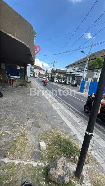 image DISEWAKAN RUANG KANTOR STRATEGIS DI PINGGIR JALAN RAYA CANGGU ( RUANG 106 ) (7)
