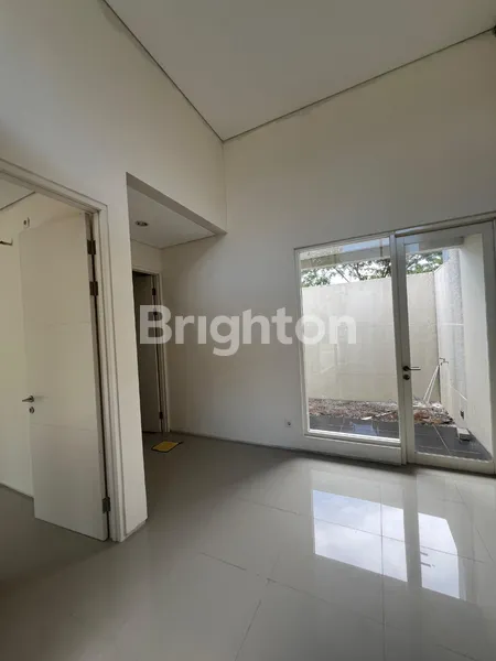 image RUMAH 1 LANTAI DI CITRALAND SURABAYA  (6)