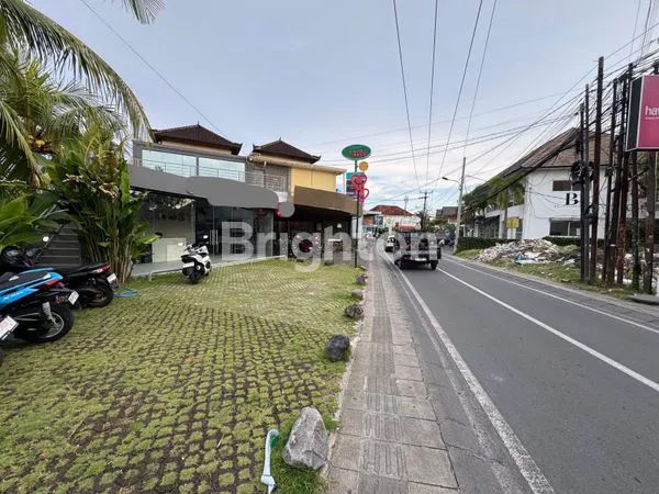 image DISEWAKAN RUANG KANTOR STRATEGIS DI PINGGIR JALAN RAYA CANGGU ( RUANG 104 ) (4)