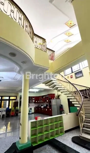 image RUMAH 2 LANTAI EX SEKOLAH DI PANJANG JIWO PERMAI JALAN UTAMA ROW 4 MOBIL - COCOK UNTUK KANTOR, HOME INDUSTRI, KOS-KOSAN (4)